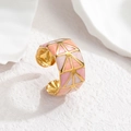 Verstellbarer breiter Goldring mit rosa geometrischen Emaille-Mustern und offenem Design - Rosa
