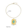 Détail du pendentif vintage 18k or turquoise montrant les dimensions 5,5cm par 3,8cm - Style Totem Ethnique Rectangulaire (Style G)