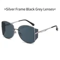 Lunettes de soleil géométriques en métal argenté avec verres gris foncé et œillères - Monture Argentée Verres Gris Noir