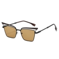 Occhiali da sole vintage cat-eye con montatura in metallo e lenti gialle - Montatura Nera Lenti Tè