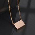 Collar minimalista moderno con colgante rectangular en acabado oro rosa pulido - Oro rosa