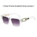Lunettes de soleil transparentes avec verres dégradés gris et détails en métal doré - Standard / Standard (incluant facture TVA 13 %) Monture transparente avec verres dégradés gris