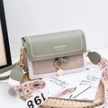 Borsa a tracolla in PU verde Morandi e rosa antico con ampia tracolla etnica - Verde