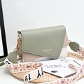 Borsa a tracolla in pelle PU verde Morandi e beige con ampia tracolla floreale - Verde
