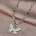 Collar de mariposa plateado con metal cepillado y cadena gruesa de eslabones - Estilo de Cadena Gruesa con Mariposa Grande de una Capa / Plata Mariposa