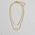Collana a doppio strato in acciaio inox dorato con catena a serpente e ciondolo ad anello - Oro