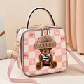 Rosafarbene karierte Umhängetasche mit Teddybär-Motiv, Tragegriff und Gold-Hardware - Rosa