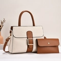 Set borsa a tracolla beige e marrone con trama a coccodrillo e fibbia in metallo dorato - Bianco