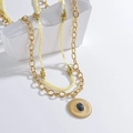 Französische Vintage-Halskette zweilagig mit Goldkette, rundem Anhänger und Perlenkette - Goldener Doppellagiger Perlenkettentyp