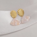 Boucles d'oreilles vintage en éventail avec pendentif en résine marbrée et métal doré - Boucles d'Oreilles Éventail
