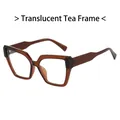 Lunettes de soleil carrées à la mode avec monture thé transparent et branches épaisses - Standard / Standard (incl. 13 % TVA) monture ambre translucide