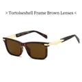Fashionable square sunglasses with tortoiseshell frame, tea lenses and golden metal legs - Regular / Tortoiseshell Frame Tea Lens