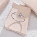 Silberner verstellbarer offener Ring mit funkelnden Zirkonias im minimalistischen Stil - Einstellbar Offen / Stahlfarbe