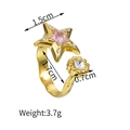 Goldener Edelstahlring mit rosa Stern-Zirkonia und kleinem Blumendetail, verstellbar - Rosa Stern Stil (R704-C)