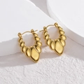 Boucles d'oreilles cœur dorées rétro en forme de U avec texture filetée et fini or 18 carats - Style Créole Texturé Croissant (E622-ty)