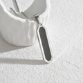 Collana geometrica minimalista in acciaio inossidabile argento con inserto nero - Set Collana con Pendente a Bordo Diritto Colore Acciaio
