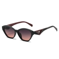 Occhiali da sole cat-eye moderni con montatura geometrica e dettagli triangolari in metallo - Regolare / Montatura Nera Lenti Grigio Rosa(HX003)