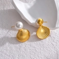 Pendientes de concha de acero inoxidable con perla blanca sobre pedestal de cerámica - Pendientes de Botón de Perla de Concha Grande (E633-A)