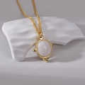 Collana a doppio strato retrò francese dorata con gemma ovale e ciondolo a conchiglia - Stile Ciondolo in Pietra Bianca (Forma Tartaruga Bianca)