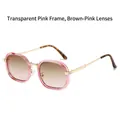 Lunettes de soleil carrées à monture rose transparent et verres dégradés thé rose - Standard / Monture rose transparente avec verres marron-rose