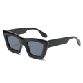 Moderne quadratische schwarze Sonnenbrille mit glänzenden Rahmen und dunkelgrauen Gläsern - Schwarzer Rahmen Graue Gläser