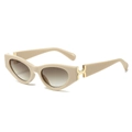 Chic cat-eye sunglasses with beige frames, gradient lenses, and golden H-shaped hardware - Regular / Off-white Frame Gradient Tea Lens
