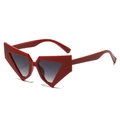 Gafas de sol geométricas rojas modernas con lentes degradadas grises y estilo audaz - Montura Roja Lentes Doble Gris