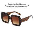 Gafas de sol retro cuadradas de carey con lentes degradadas marrones en vista lateral de 45° - Marco de Leopardo Lentes de Té Degradados