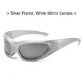 Occhiali da sole sportivi Y2K futuristici con montatura argento e lenti a specchio argento - Standard / Standard (incl. 13% IVA) montatura argento e lenti a specchio argento