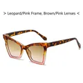 Lunettes de soleil œil de chat carrées chic avec motif léopard et monture rose - Standard / Standard monture léopard et rose verres marron rose