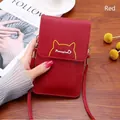 Détail du sac de téléphone en cuir PU mat rouge avec broderie chat et boucle dorée réglable - Rouge