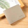 Cartera de hombre en cuero lichi caqui con detalles de doble costura blanca - Gris claro