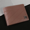 Portefeuille homme en cuir marron avec texture grainée et emblème métallique B - Marron