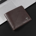 Dunkelbraune Herren-Geldbörse mit Litschi-Lederstruktur und dreieckigem Metall-Logo - Kaffeebraun