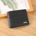 Schwarze Herren-Bifold-Brieftasche aus Leder mit Kieselstruktur und Metalllogo - Schwarz