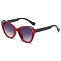 Occhiali da sole cat-eye con montatura rossa e nera, lenti viola sfumate e motivi geometrici - Montatura Rossa Lenti Doppie Grigie