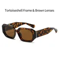 Occhiali da sole quadrati maculati con lenti marroni sfumate e finiture in metallo - Regolare / Montatura Leopardata / Lenti Tè