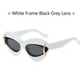 Lunettes de soleil œil-de-chat, monture blanche, verres gris et détails dorés - Standard / Régulier (incl. 13 % TVA) monture blanche et verres gris noir