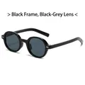 Retro-Sonnenbrille mit rundem schwarzem Rahmen, grauen Gläsern und Silbernieten - Schwarzer Rahmen Schwarz Graue Gläser