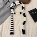 Marineblauw en wit gestreepte gebreide sjaal met modern label van zacht garen voor casual - Marine-Wit Gestreept