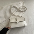 Borsa a spalla vintage francese in pelle bianco crema con fibbia in metallo dorato - Bianco