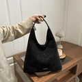 Grande borsa shopper minimalista in finto camoscio nero con scritta FASHION - Nero
