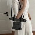 Transparente PVC-Einkaufstasche mit schwarzer Innentasche und abnehmbarem Gurt - Mattschwarz