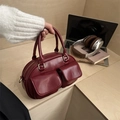 Borsa bowling bordeaux vintage con tasche frontali e manici in stile ufficio - Rosso