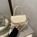Piccola borsa quadrata bianco crema minimalista con fibbia dorata e manico - Bianco