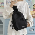 Sac de poitrine minimaliste en toile noire avec bandoulière réglable et étiquette - Noir Avec Pendentif Mini Chaussure