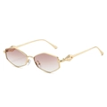 Lunettes de soleil polygonales en métal doré avec verres dégradés violets et détails - Standard / Régulier (incl. facture TVA 13 %) monture dorée avec verres double thé léger
