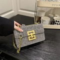 Borsa a tracolla retrò leopardata grigia con catena dorata e fibbia geometrica - Grigio
