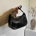 Bolso de hombro minimalista de cuero aceitado negro con herrajes dorados para mujer - Negro