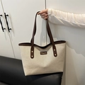 Borsa tote minimalista in tela con manici in pelle marrone e toppa con marchio - Marrone